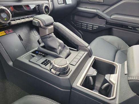 New 2026 Toyota 4Runner Limited AWD/4WD image 29