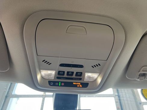 Used 2024 Buick Enclave Avenir w/ Avenir Technology Package image 34