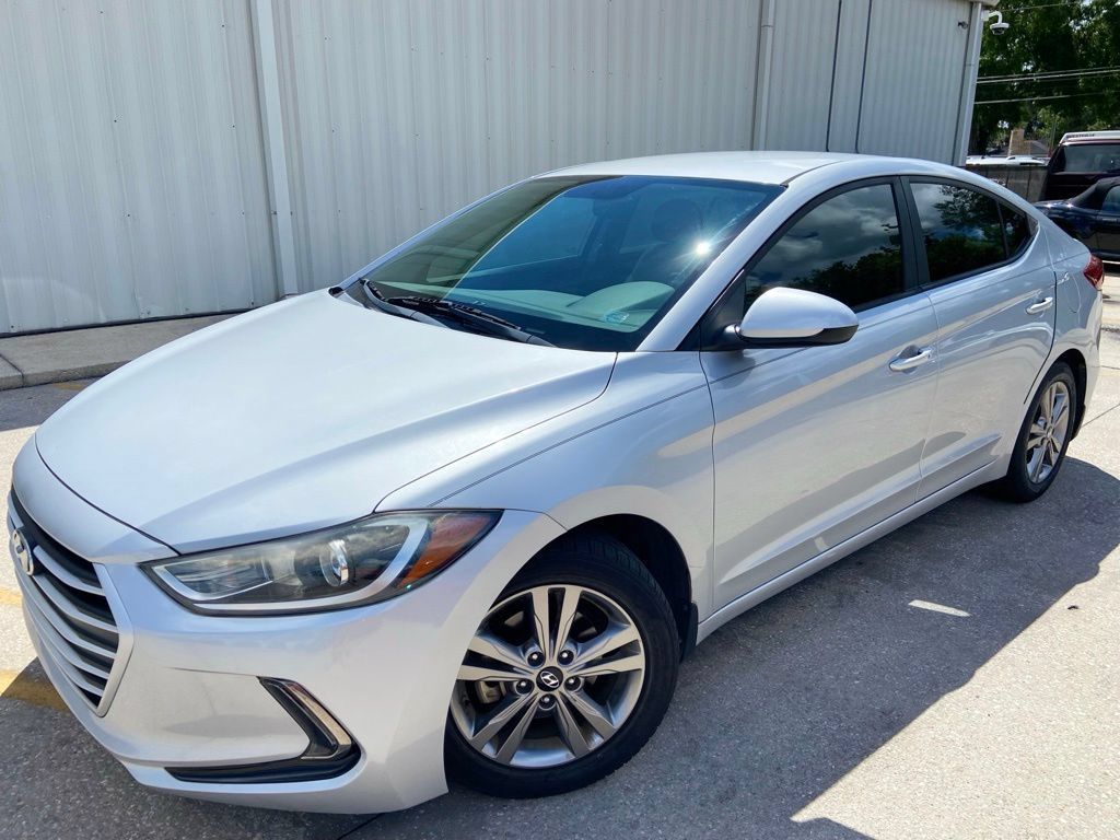 Used 2012 Hyundai Sonata Limited w/ Navigation Pkg FWD image 1
