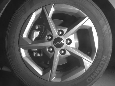 Used 2025 Kia K4 LXS image 12