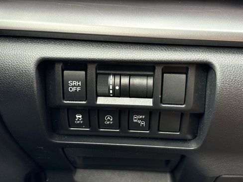 Used 2022 Subaru Crosstrek 2.5i Limited w/ Moonroof Package 2 image 17