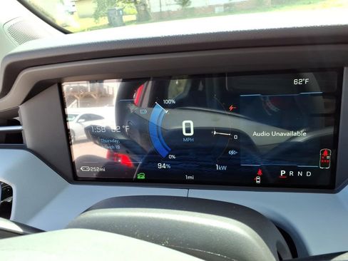 New 2027 Chevrolet Bolt RS w/ Technology Package FWD image 31