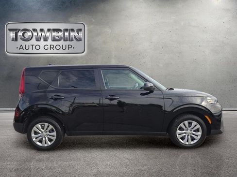 Certified 2021 Kia Soul LX FWD image 3