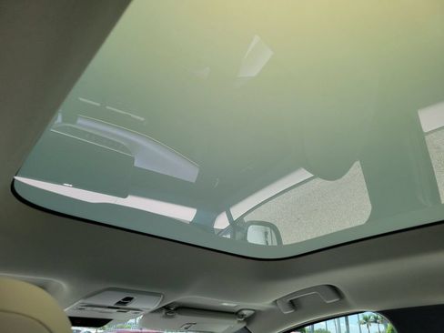New 2026 Nissan Leaf Platinum+ FWD image 9