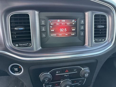 Used 2016 Dodge Charger SE w/ Power Sunroof Group image 22