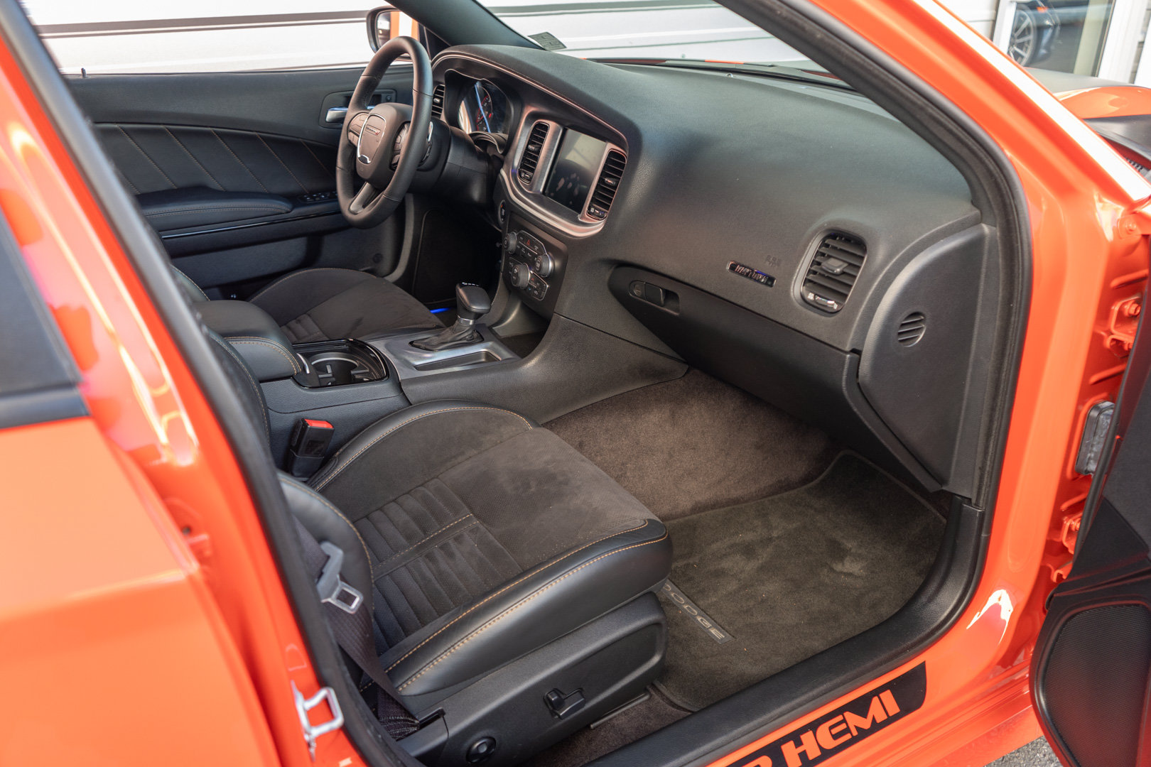 Used 2017 Dodge Charger R/T RWD image 29