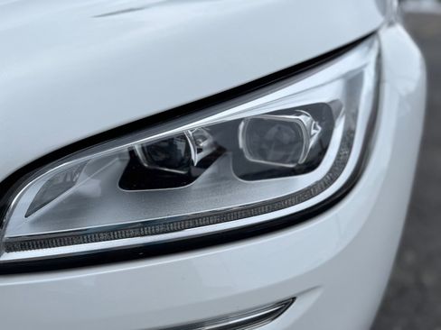 Used 2020 Lincoln Corsair Reserve w/ Equipment Group 201A image 10