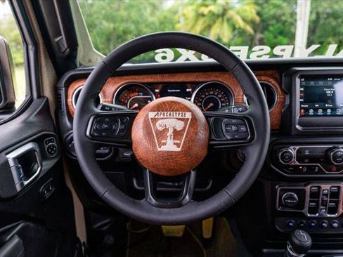 Used 2023 Jeep Gladiator Sport AWD/4WD image 32
