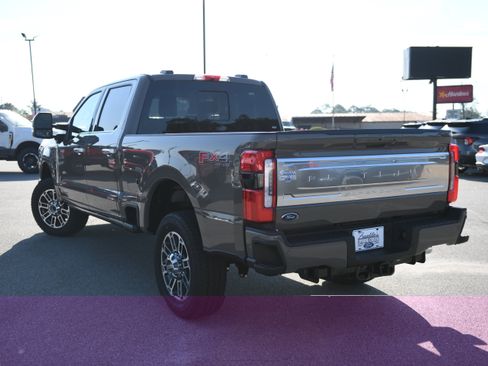 New 2026 Ford F250 Platinum w/ Platinum Plus Package AWD/4WD image 9