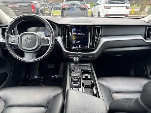 Used 2018 Volvo XC60 T6 Momentum w/ Convenience Package AWD/4WD image 15