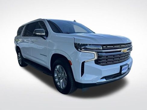 Used 2023 Chevrolet Suburban Premier AWD/4WD image 8