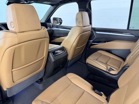 Used 2025 Cadillac Escalade Premium Luxury w/ Touring Package AWD/4WD image 50