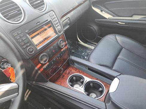 Used 2012 Mercedes-Benz GL 450 4MATIC image 26