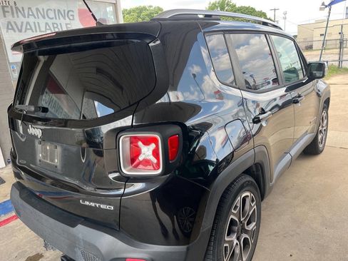 Used 2016 Jeep Renegade Limited FWD image 3