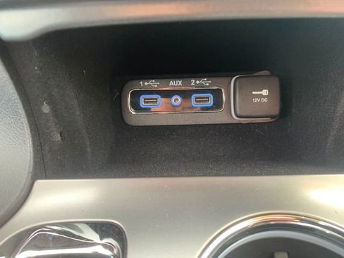 Used 2021 Jeep Grand Cherokee Laredo image 13