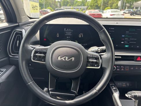 Used 2024 Kia Sorento S FWD image 29