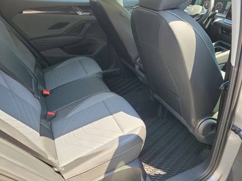 New 2026 Volkswagen Tiguan SE FWD image 29