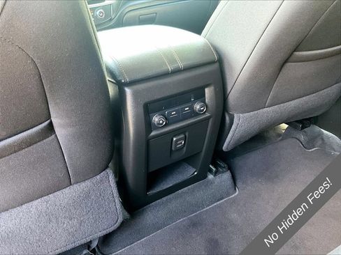 Used 2020 Chevrolet Traverse LS AWD/4WD image 27