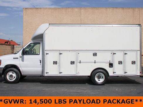 Used 2023 Ford E-450 and Econoline 450 Super Duty w/ Power Windows & Locks Group image 5