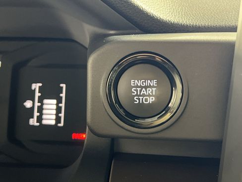 Used 2024 Toyota Tacoma SR5 AWD/4WD image 33
