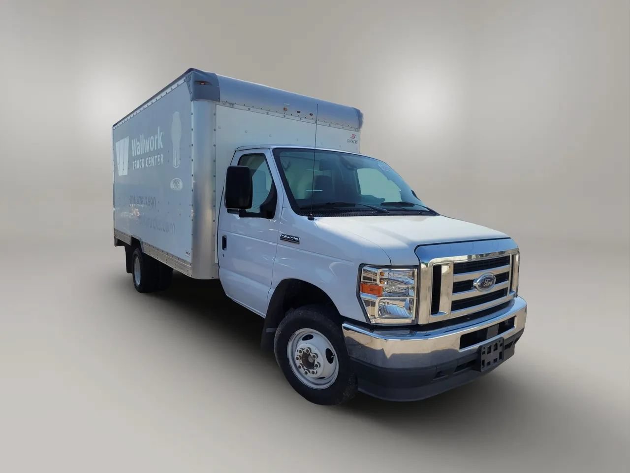 Used 2021 Ford E-450 and Econoline 450 Super Duty RWD image 2