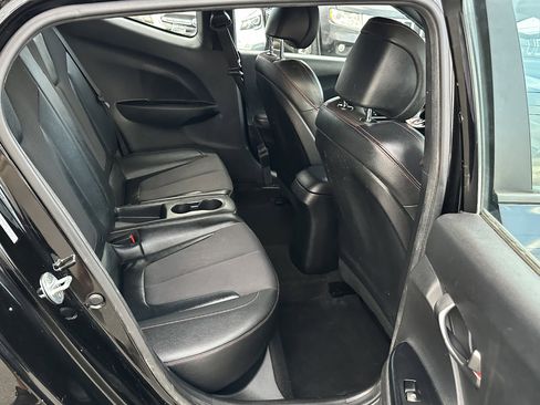 Used 2020 Hyundai Veloster Turbo image 11