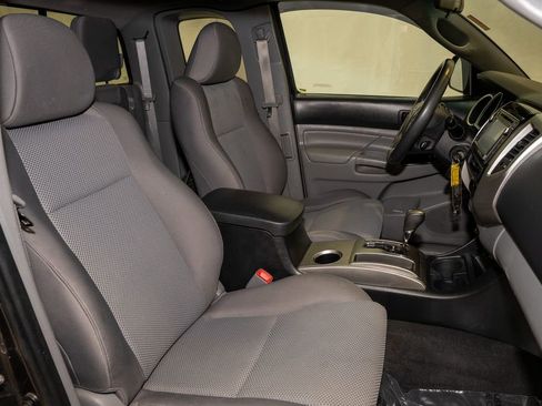 Used 2015 Toyota Tacoma PreRunner image 7