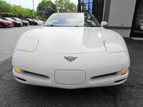 Used 2001 Chevrolet Corvette Convertible w/ Preferred Equipment Group2 RWD image 2