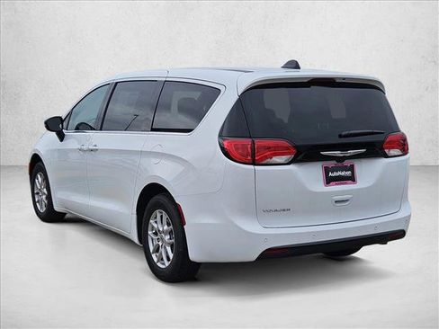 New 2025 Chrysler Voyager LX image 7