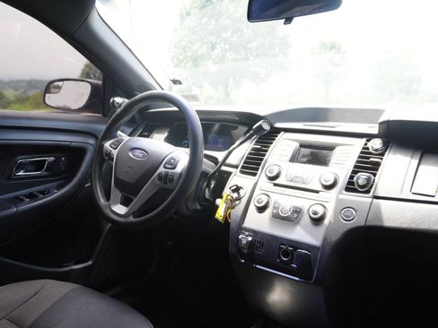Used 2016 Ford Taurus Police Interceptor AWD image 18