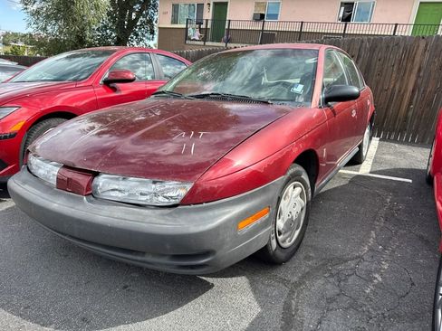 Used 1997 Saturn S-Series SL image 8
