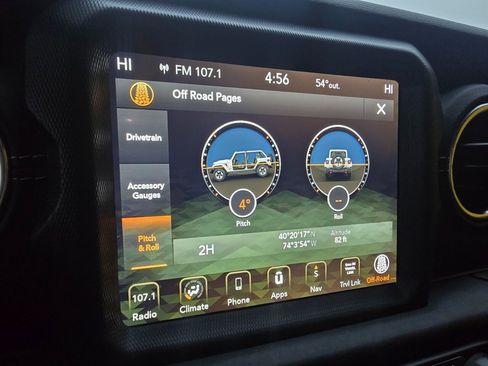 Used 2018 Jeep Wrangler Unlimited Sahara AWD/4WD image 11