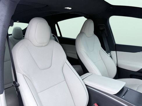 Used 2023 Tesla Model X Plaid image 46