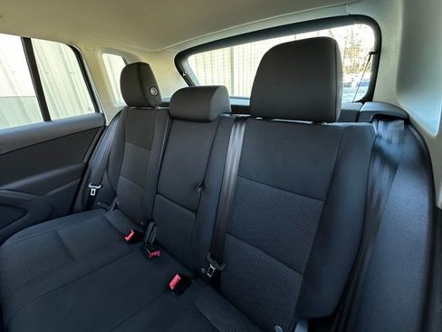Used 2017 Volkswagen Tiguan Limited image 26