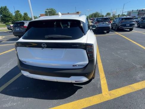 Used 2025 Nissan Kicks SR w/ SR Premium Package AWD/4WD image 9