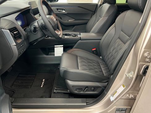 New 2026 Nissan Rogue Platinum w/ Platinum Premium Package image 17