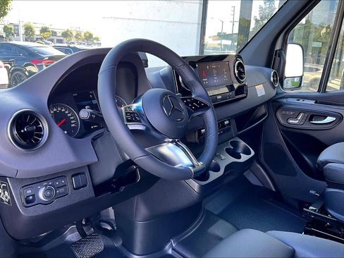 New 2026 Mercedes-Benz Sprinter 2500 image 8