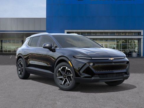 New 2026 Chevrolet Equinox EV LT FWD image 7