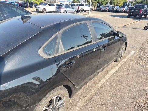 Used 2024 Kia Forte LXS w/ LXS Technology Package FWD image 18