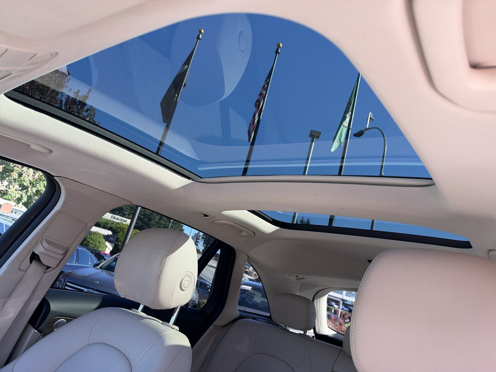 Used 2018 Mercedes-Benz GLC 300 4MATIC image 20