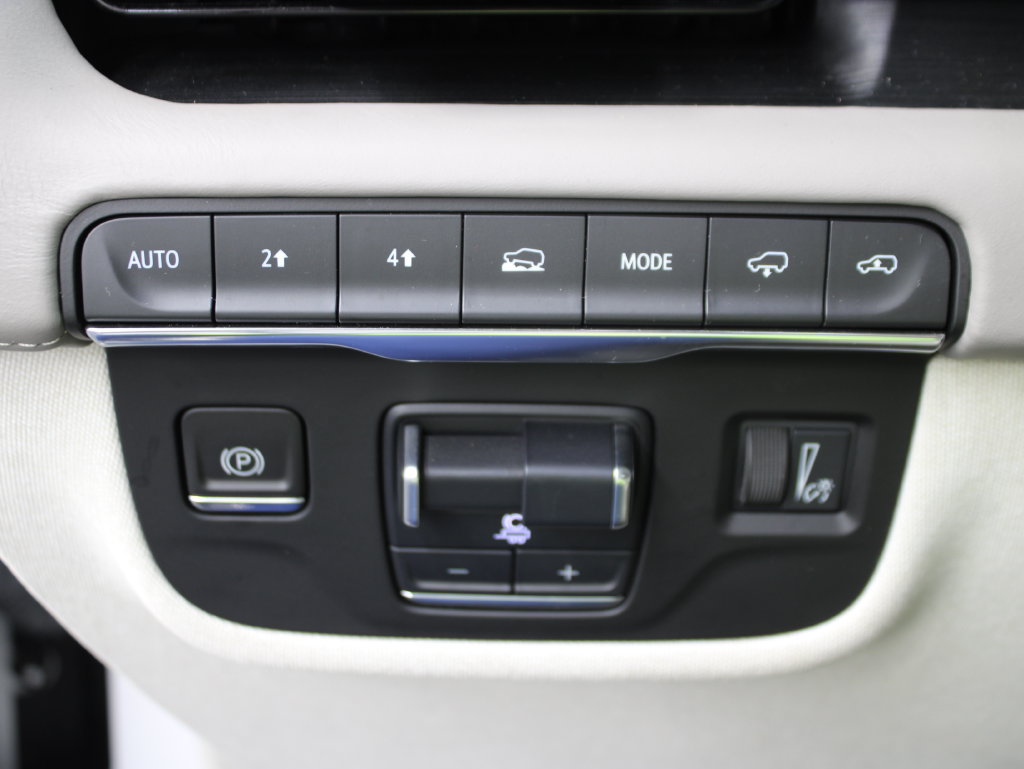 Used 2021 Cadillac Escalade ESV Premium Luxury Platinum AWD/4WD image 68