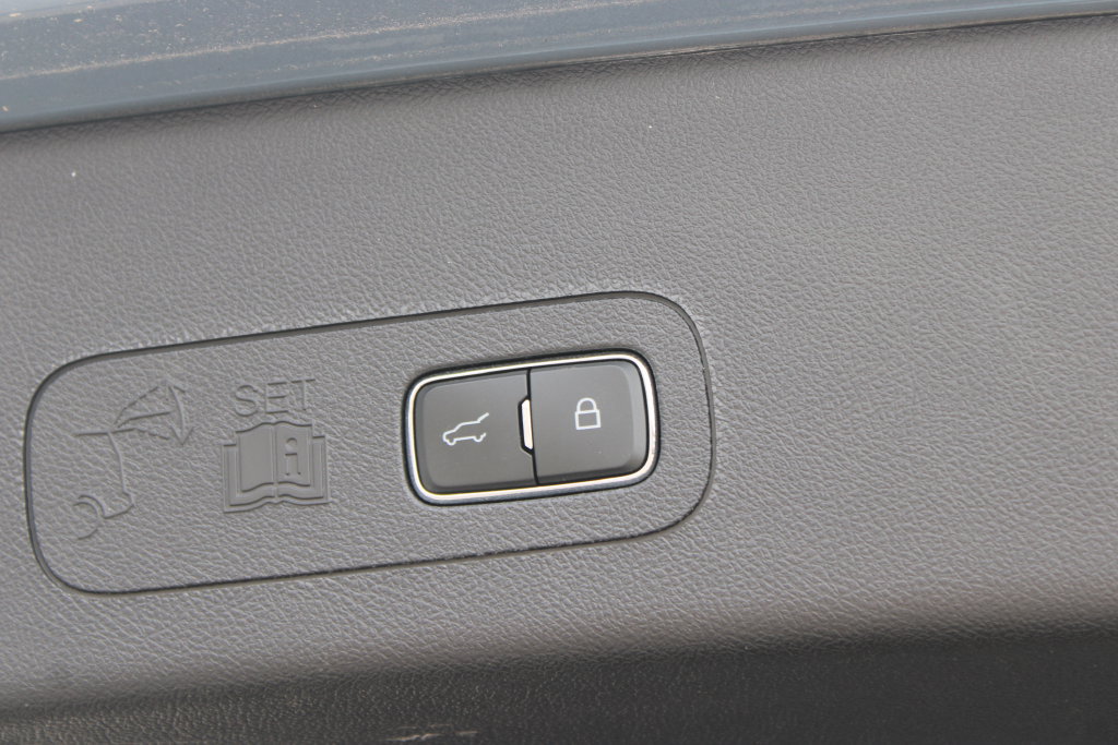 Used 2025 Lincoln Aviator Reserve w/ Luxury Package RWD image 14