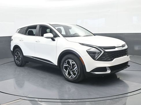 Used 2024 Kia Sportage LX FWD image 8