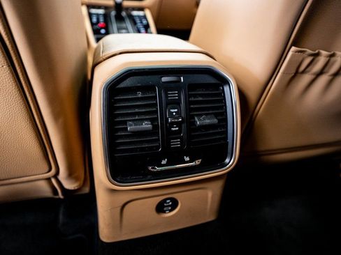 Used 2023 Porsche Macan image 53