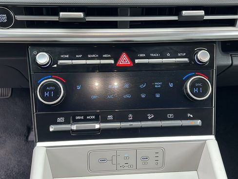 Used 2025 Hyundai Santa Fe SEL AWD/4WD image 22