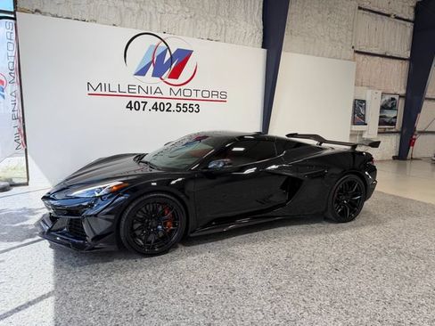 Used 2025 Chevrolet Corvette Z06 w/ Z07 Performance Package RWD image 16