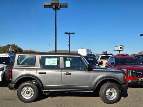 Used 2025 Ford Bronco 4-Door AWD/4WD image 3