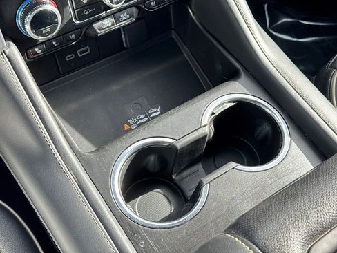 Used 2023 GMC Yukon SLT image 35