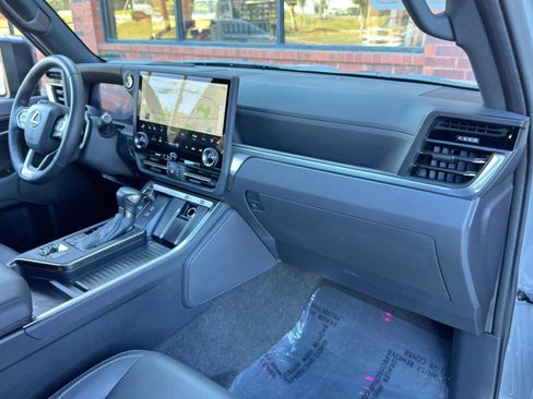 Used 2024 Lexus GX 550 w/ Cold Area Package image 15