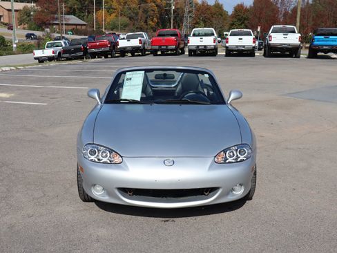 Used 2003 MAZDA MX-5 Miata RWD image 12